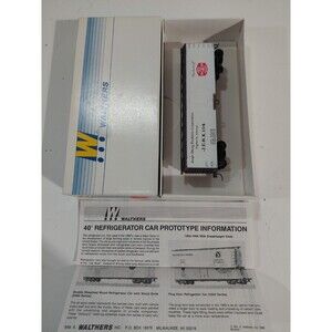 Walthers 932-2356 HO Gauge Model Railroad Jerpe Dairy 40ft Wood Reefer Car w/Box